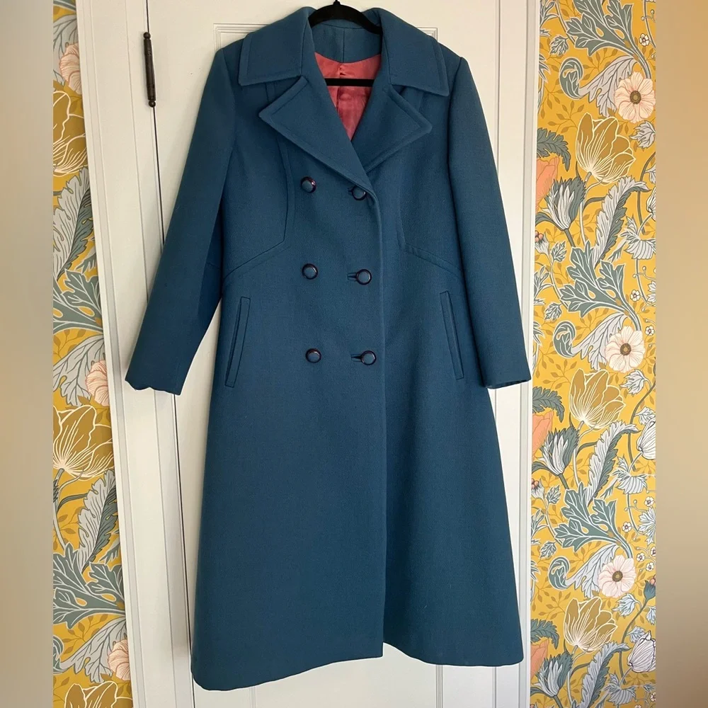 Vintage wool winter coat with removable fur collar - Picture 3 of 8
